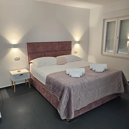 Aaa Luxury Konukevi Split