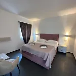 Aaa Luxury 3* سبليت