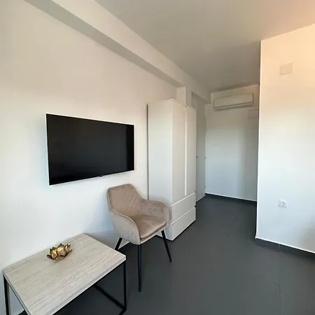 Aaa Luxury 3*