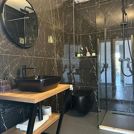 Aaa Luxury With Pool Гостьовий будинок 3*