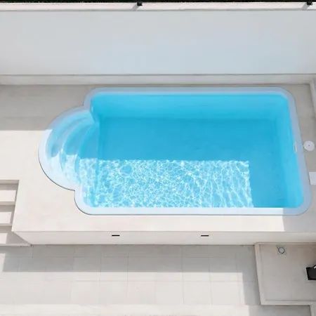 Aaa Luxury With Pool Pensionat 4*