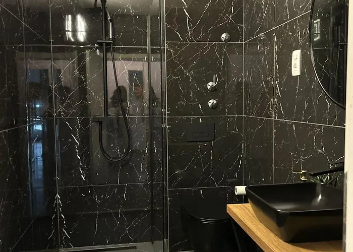 Aaa Luxury Guest house